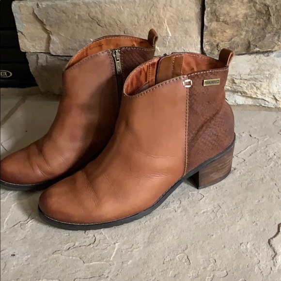 vicar water repellent studded bootie